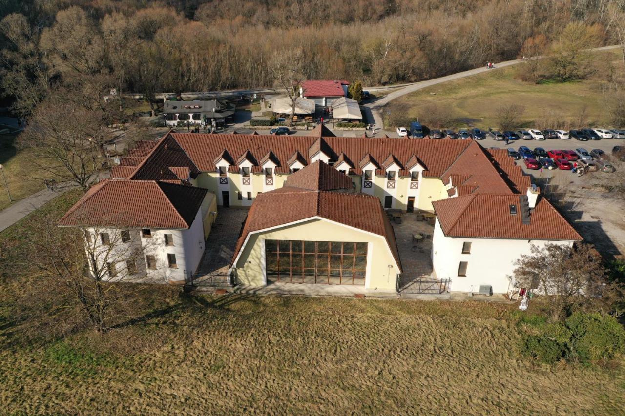 Hotel Hradna Brana Bratislava Exteriér fotografie