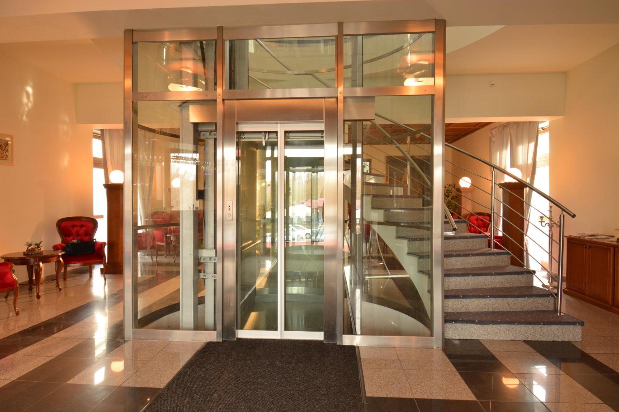Hotel Hradna Brana Bratislava Exteriér fotografie